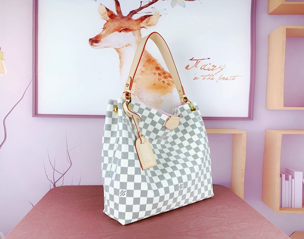 ルイヴィトンバッグ角部分ディテール